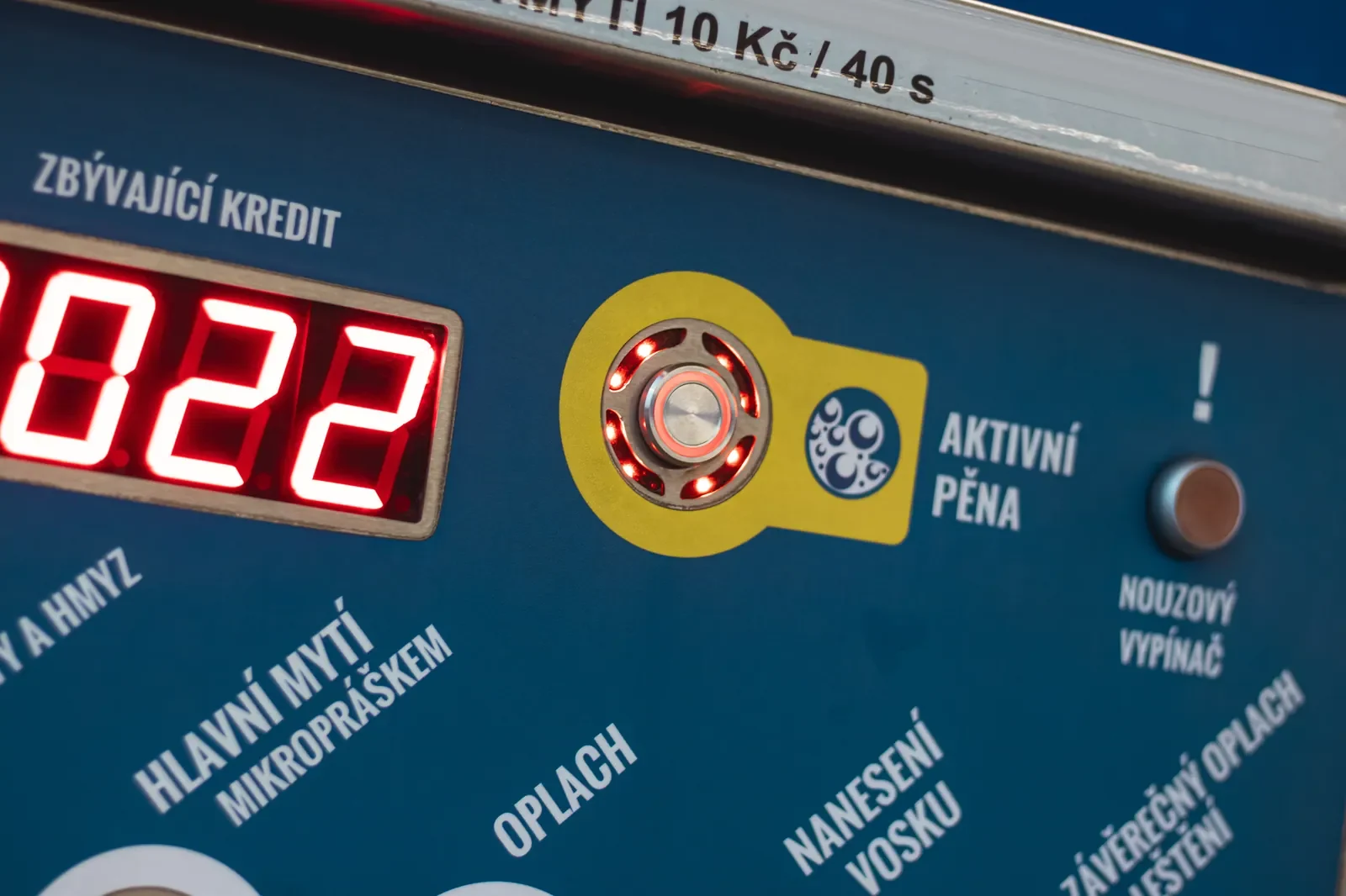 Platební panel Myčky u Makra s tlačítkem „aktivní pěna“